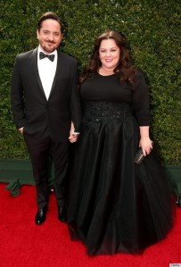 Melissa e o marido, também ator Ben Falcone.